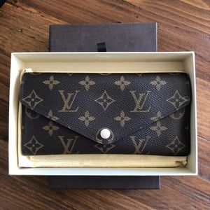 Louis Vuitton Josephine Wallet